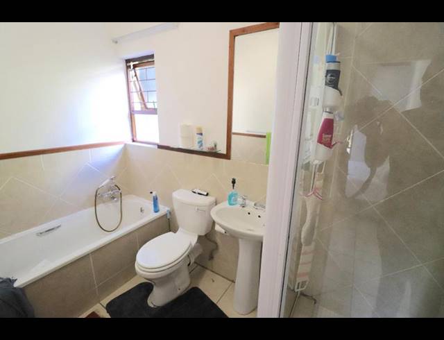 1 BEDROOM APARTMENT FOR SALE IN LONEHILL